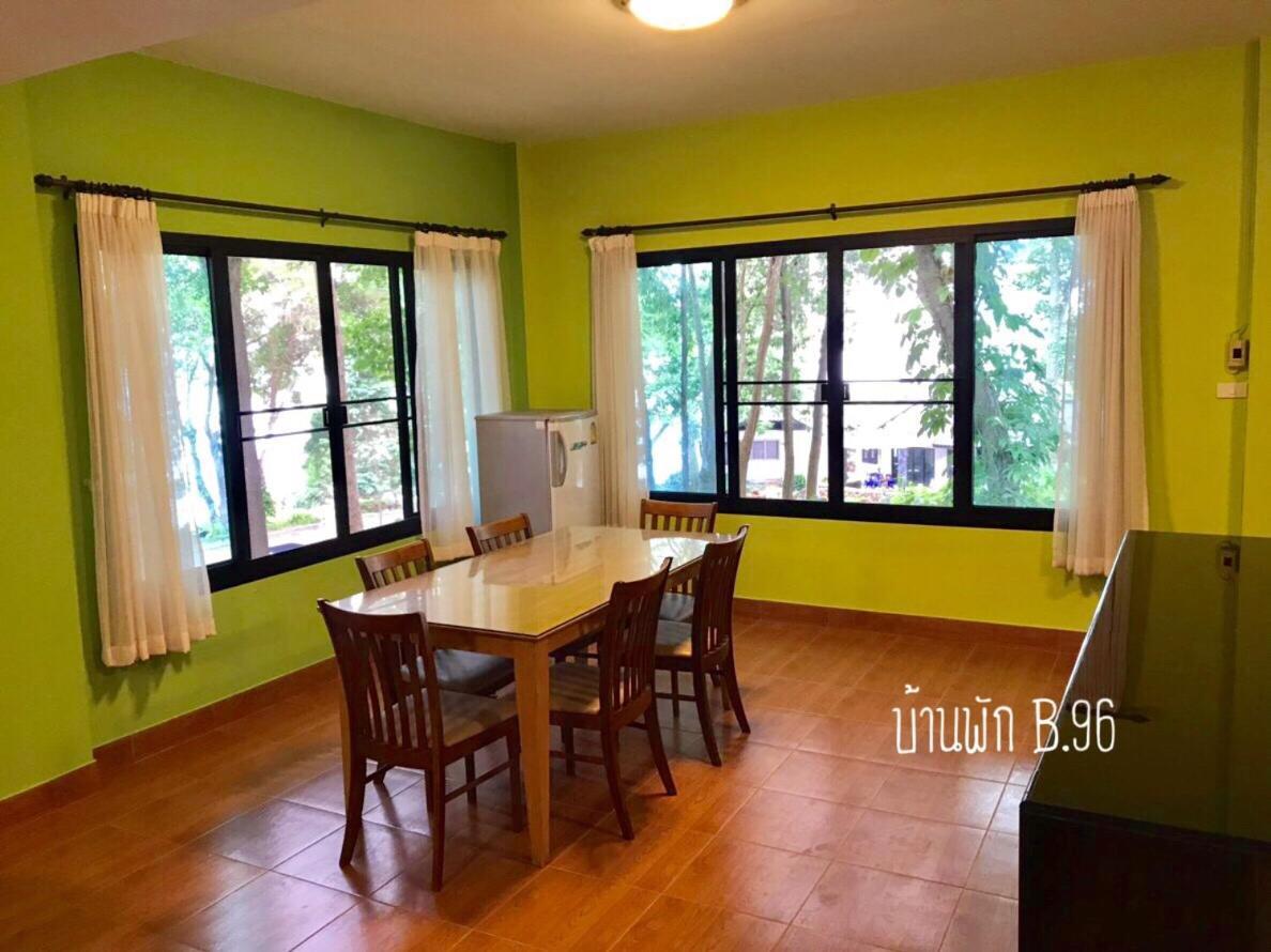 Vila Baan Rug Nam Sai Thang Kwian Exteriér fotografie